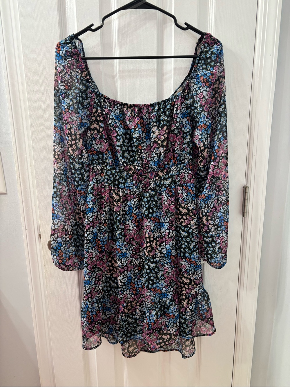 Rewind Black Floral Scoop-Neck Long Sleeve Tunic
